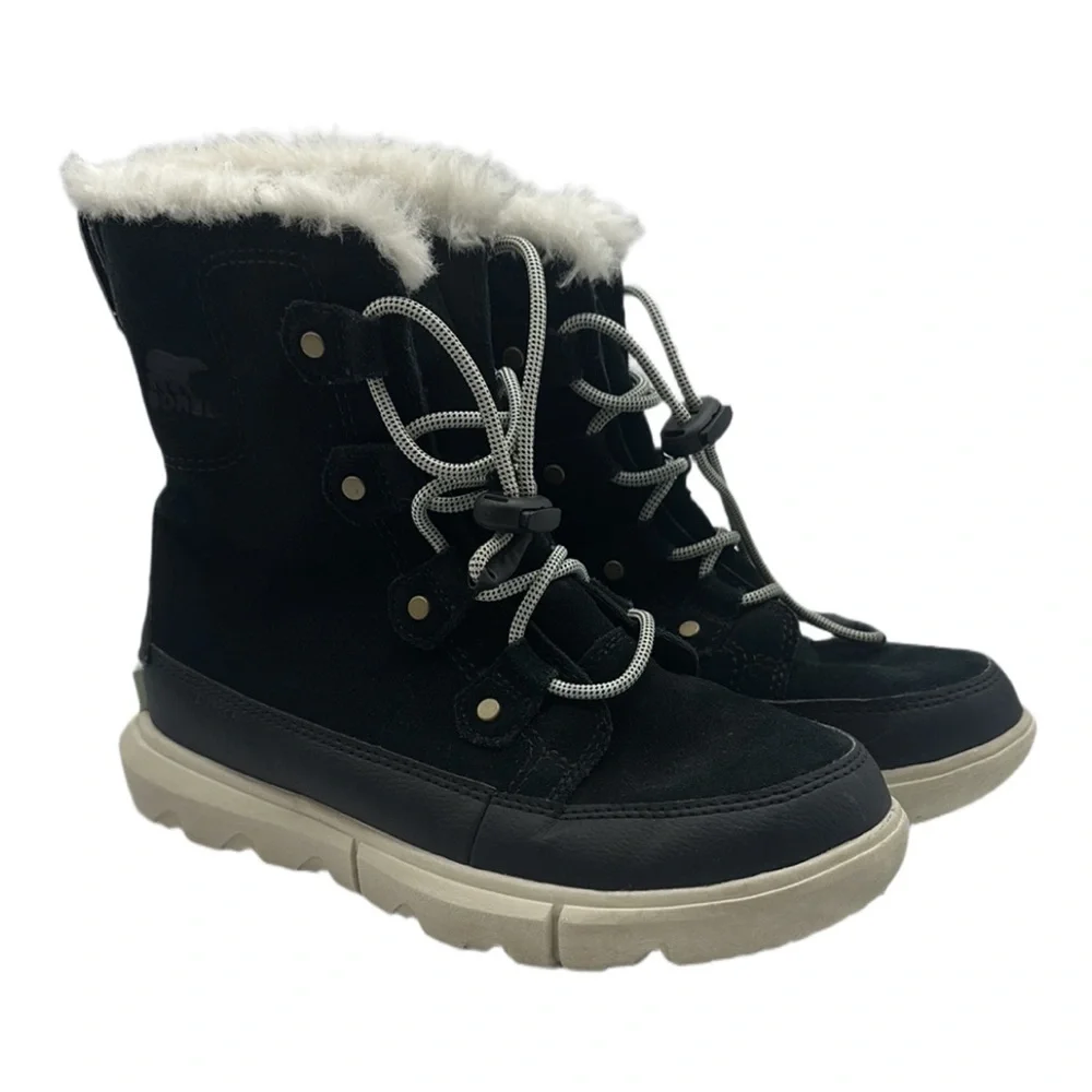 Sorel Sz 4 Black and White Boots with Fur Lining